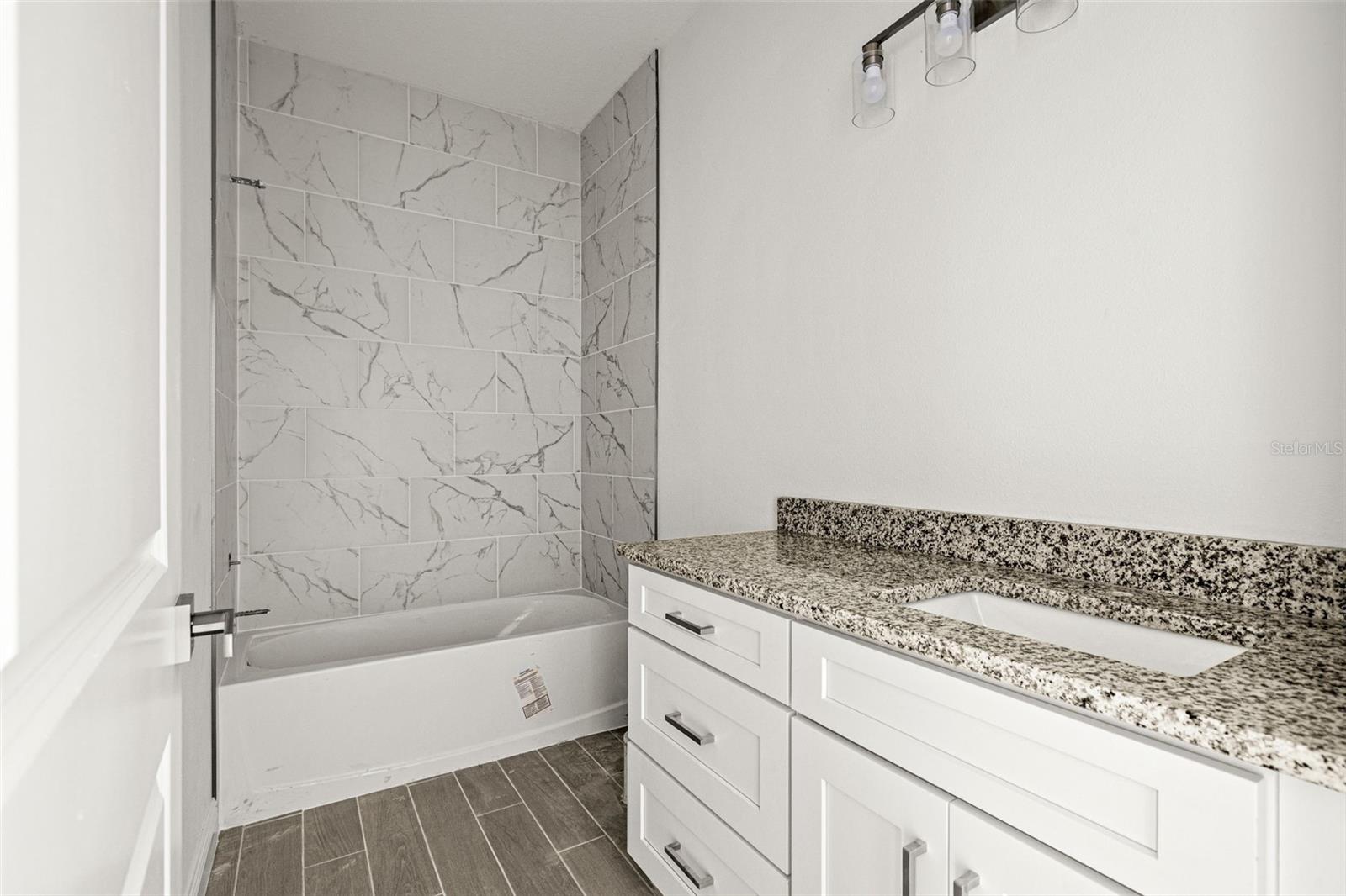 Image 27 of 37 For 179 Jenkins Avenue