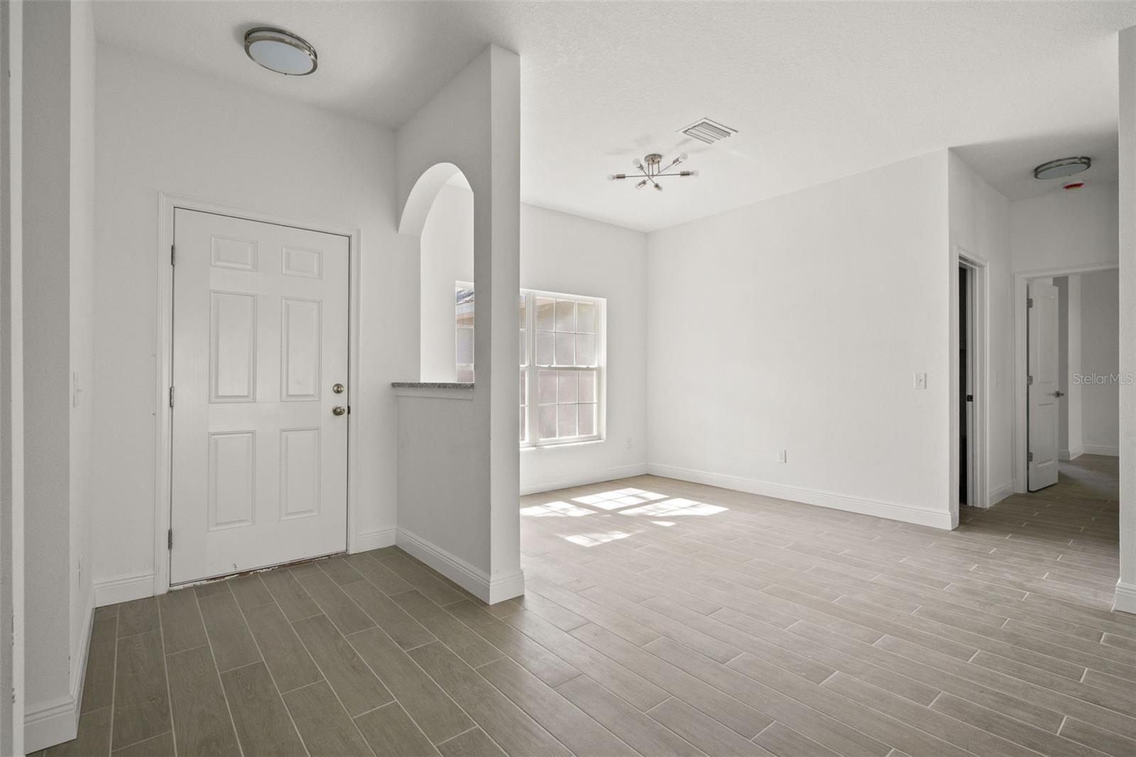 Image 7 of 37 For 179 Jenkins Avenue