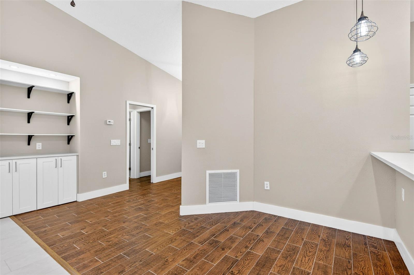 Image 11 of 48 For 6535 Brentwood Drive