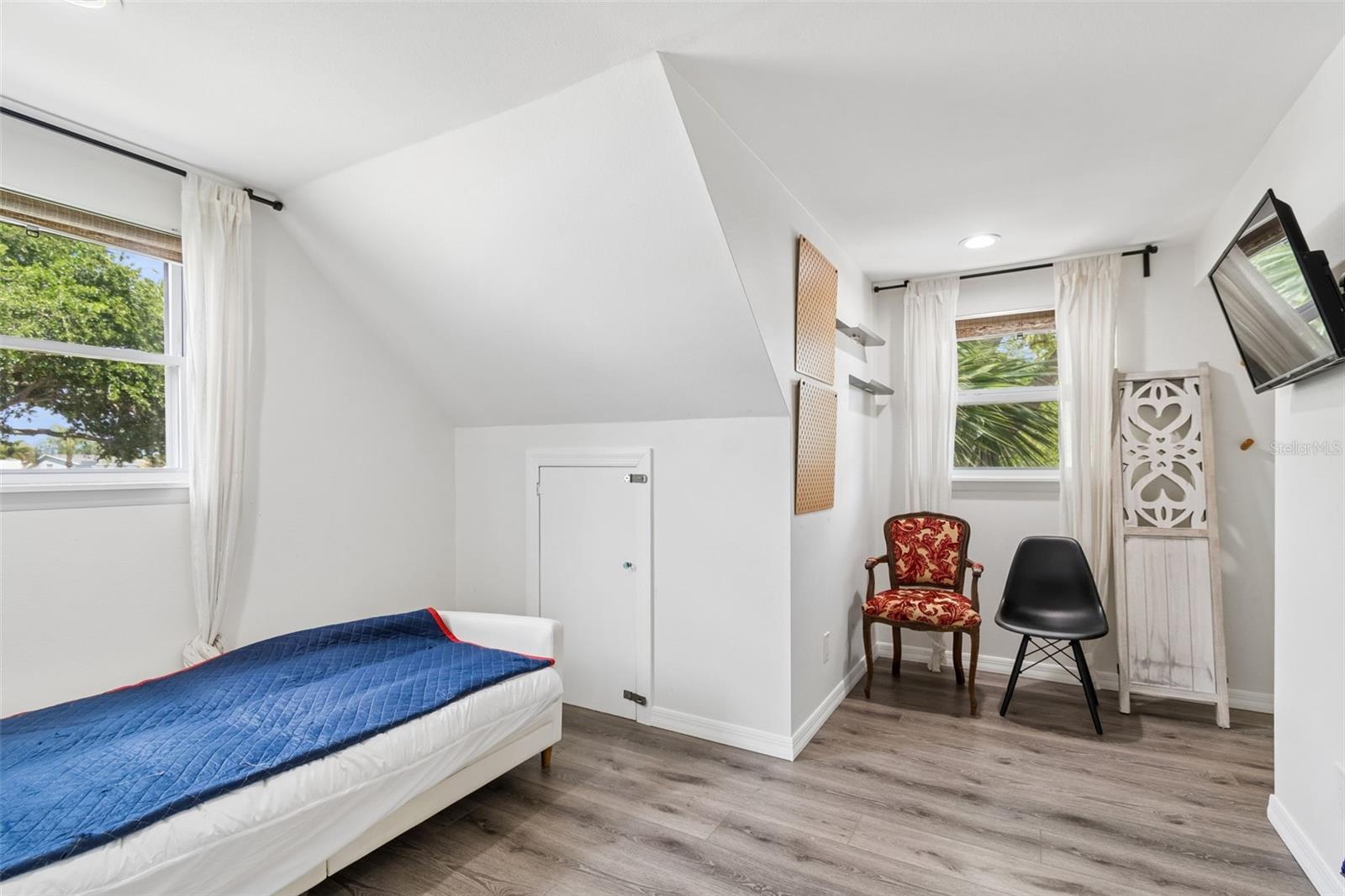 Image 41 of 68 For 8043 124th Street