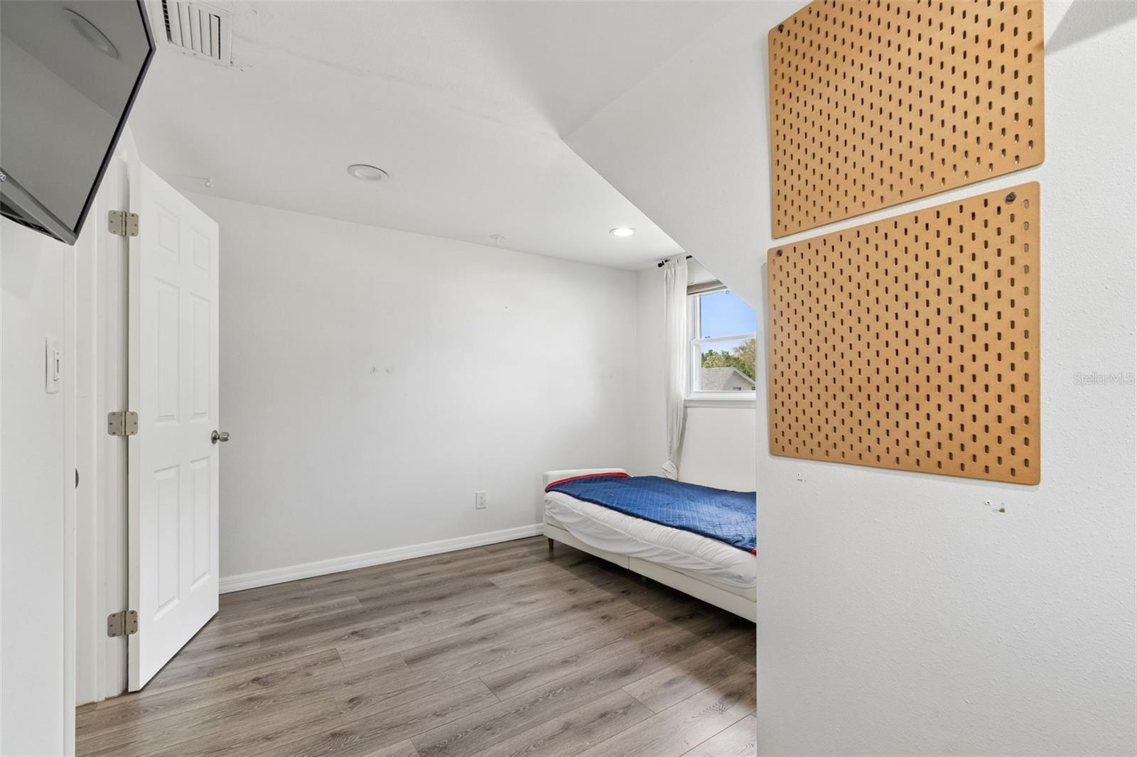 Image 43 of 68 For 8043 124th Street