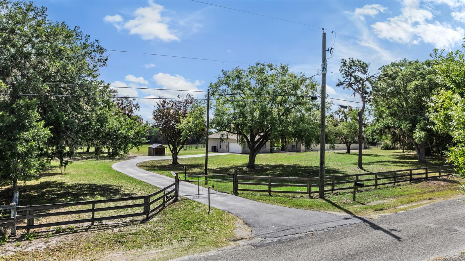 Listing photo id 0 for 17216 Alderman Turner Road