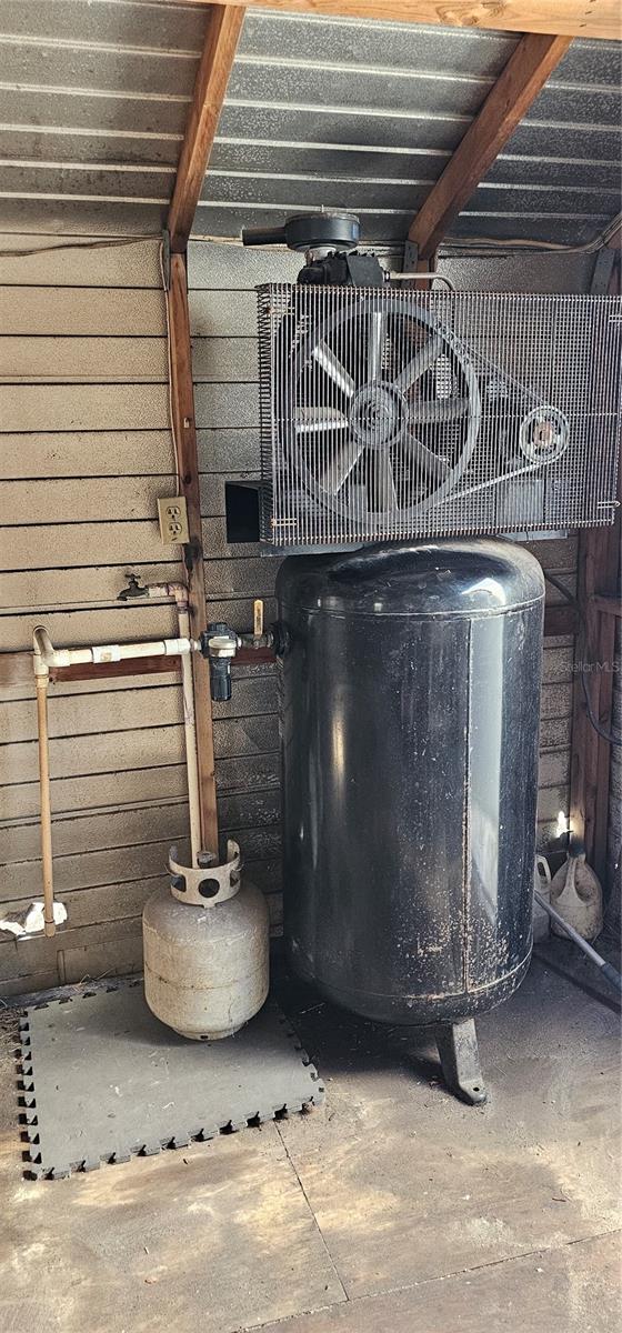 Listing photo id 37 for 17216 Alderman Turner Road