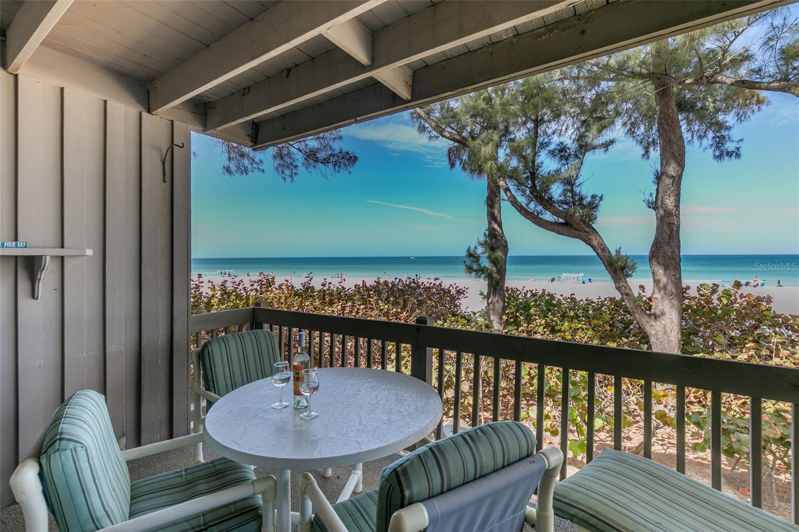 Image 14 of 45 For 19812 Gulf Boulevard 4