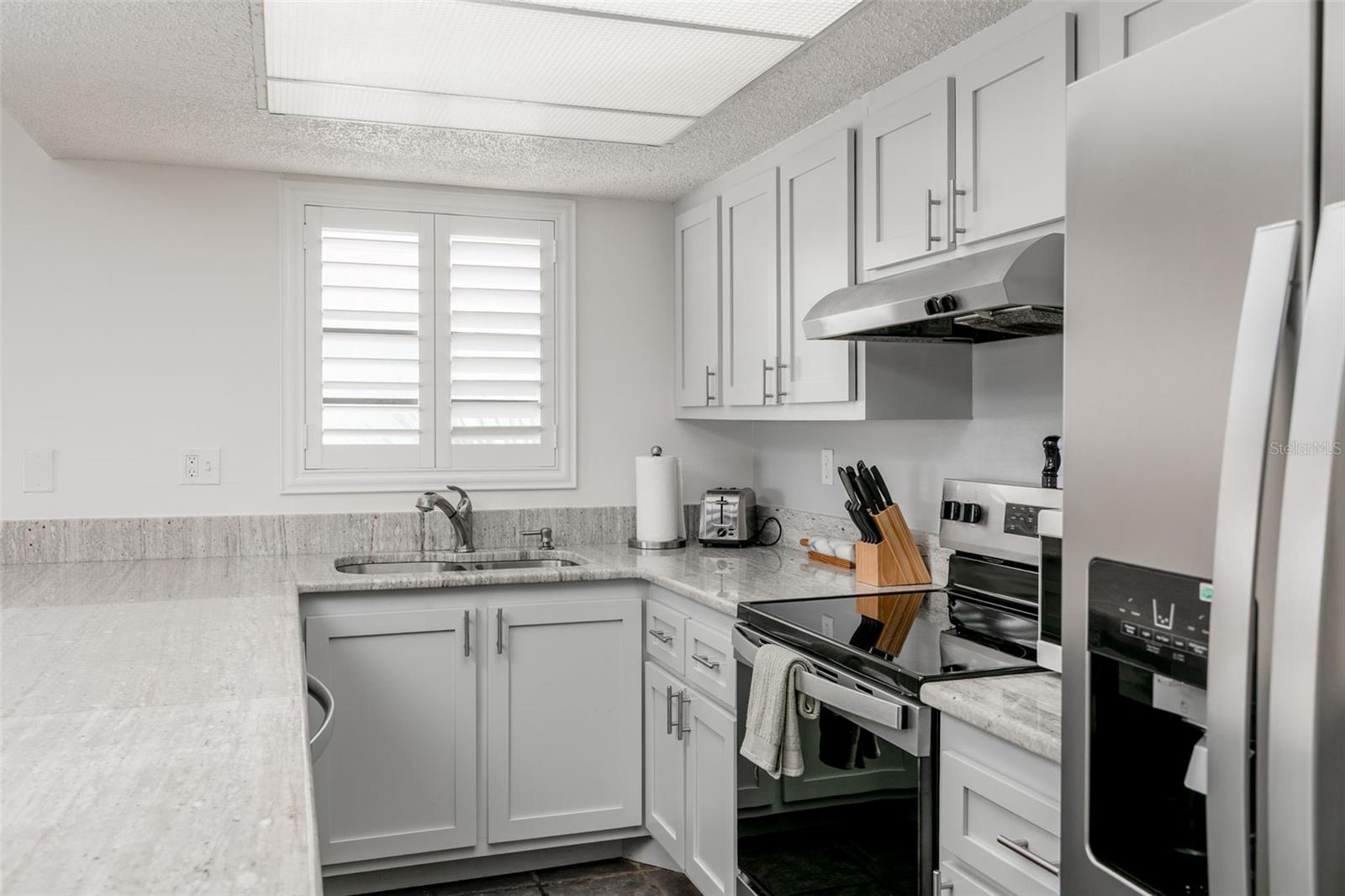 Image 22 of 45 For 19812 Gulf Boulevard 4