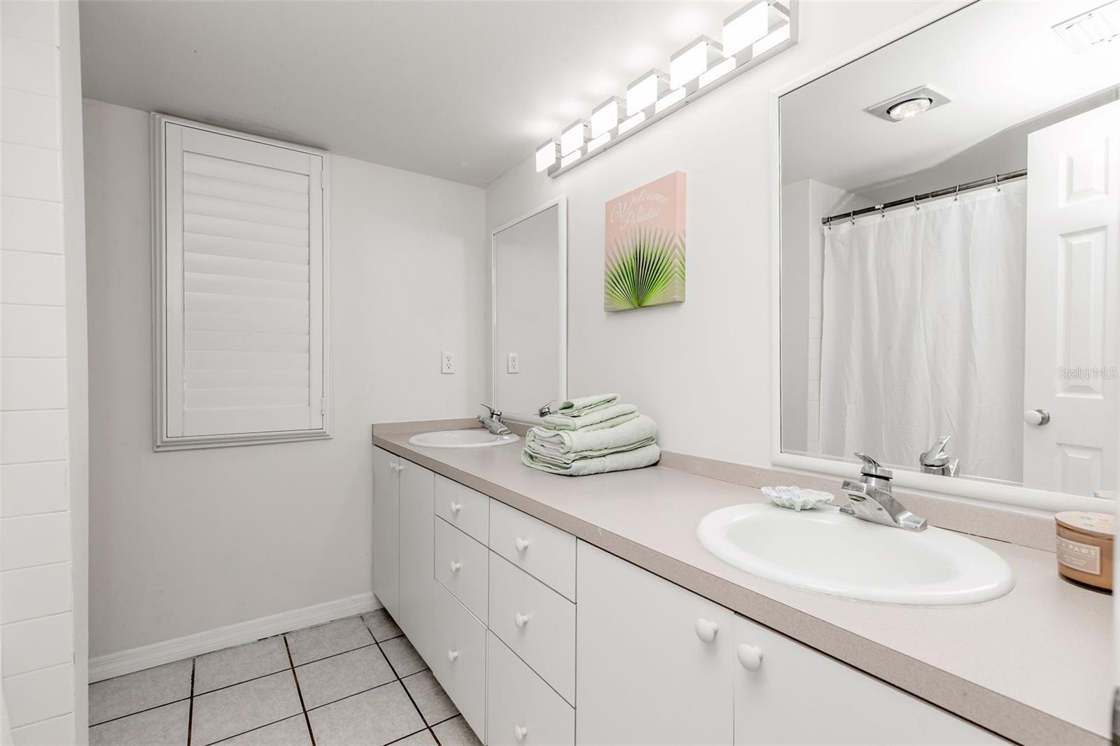 Image 27 of 45 For 19812 Gulf Boulevard 4