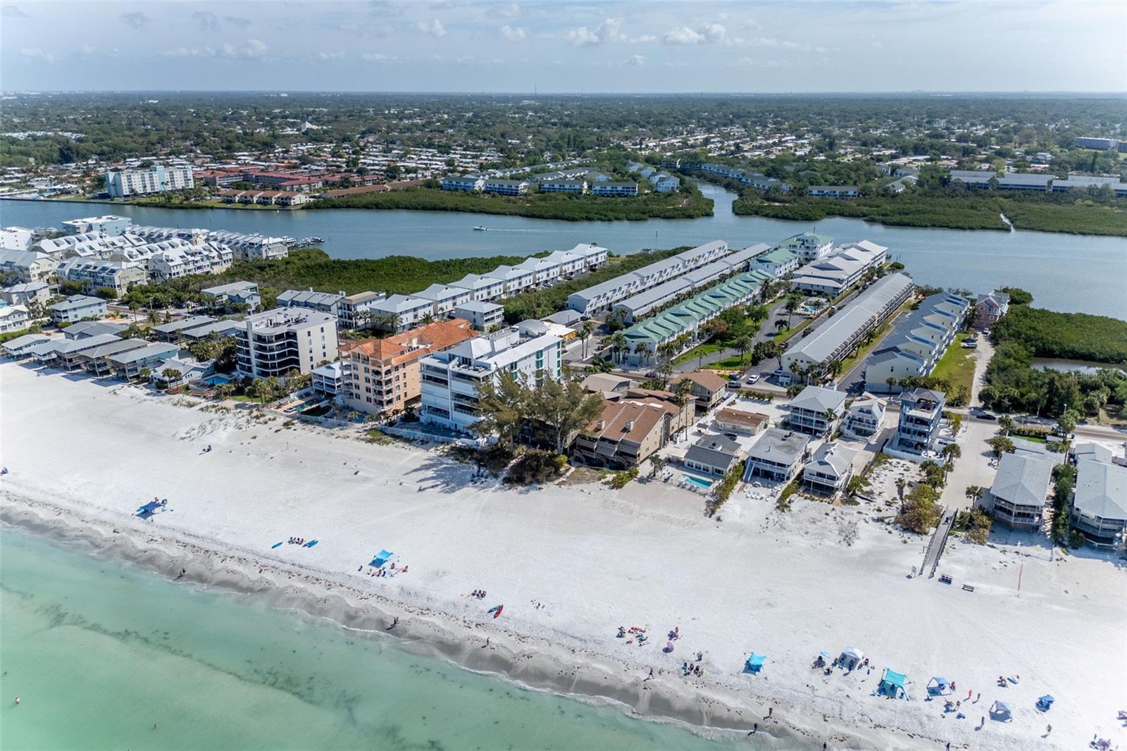 Image 3 of 45 For 19812 Gulf Boulevard 4