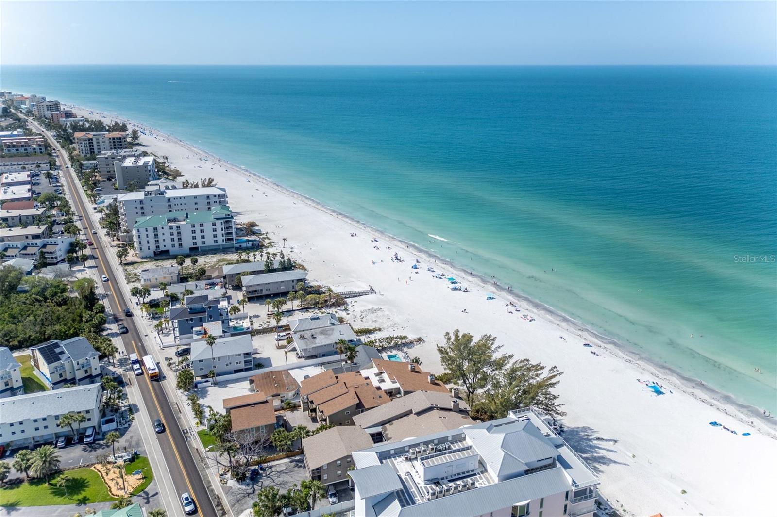 Image 5 of 45 For 19812 Gulf Boulevard 4