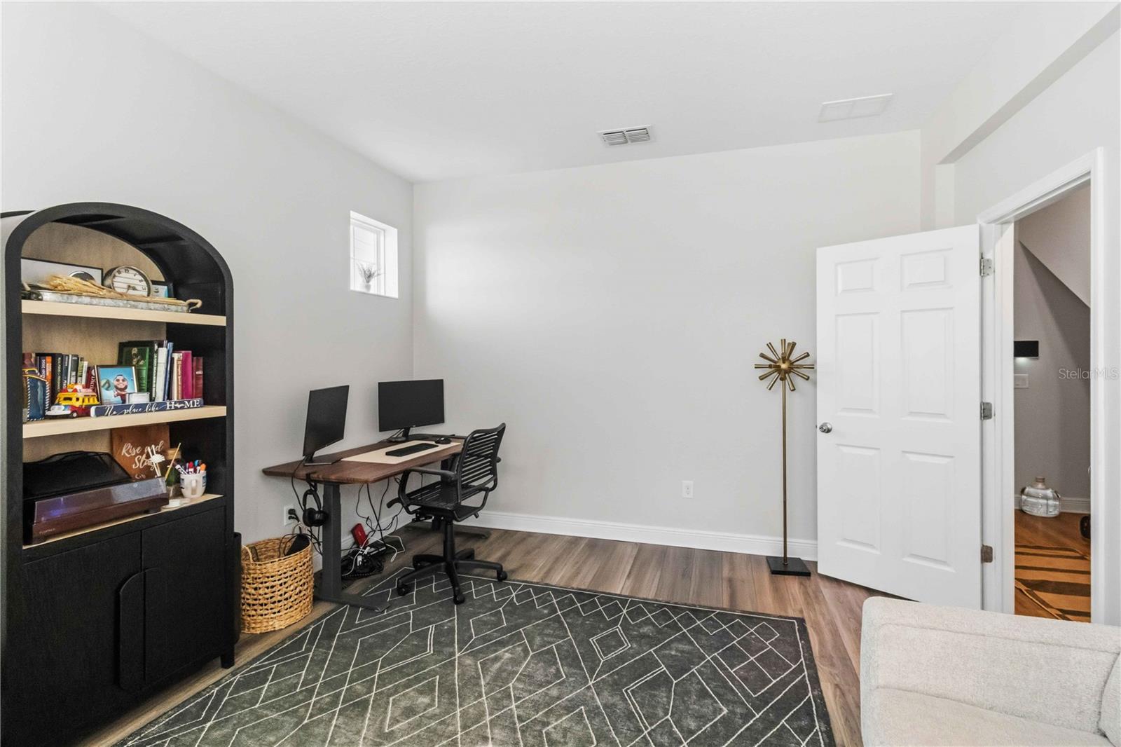 Image 19 of 31 For 9545 Park Village Drive