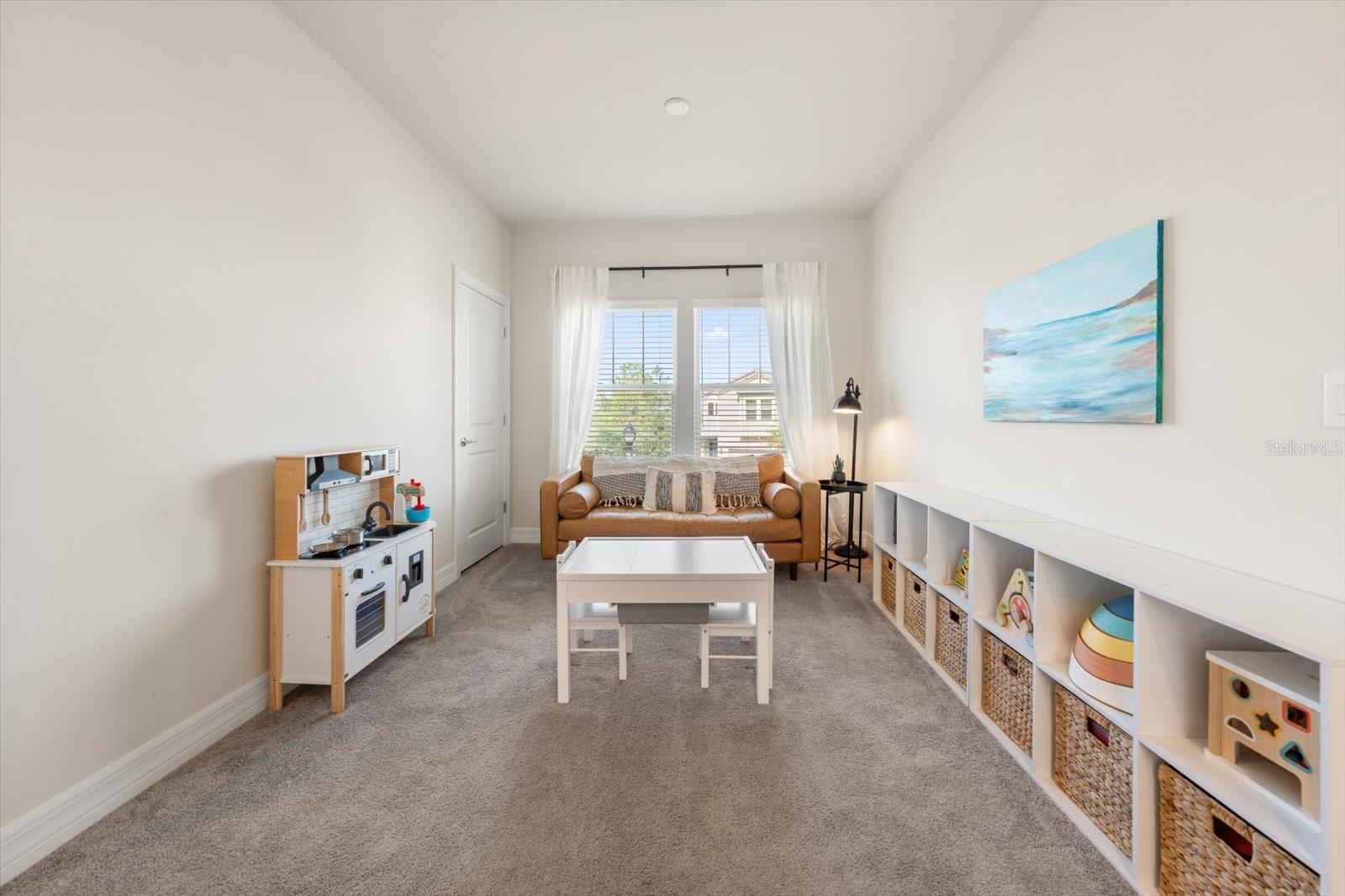 Image 21 of 67 For 11827 Blamey Trail