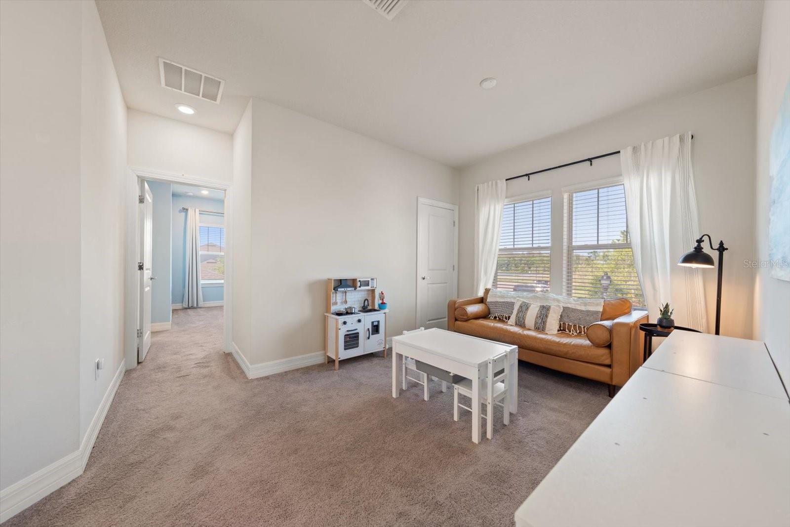 Image 22 of 67 For 11827 Blamey Trail