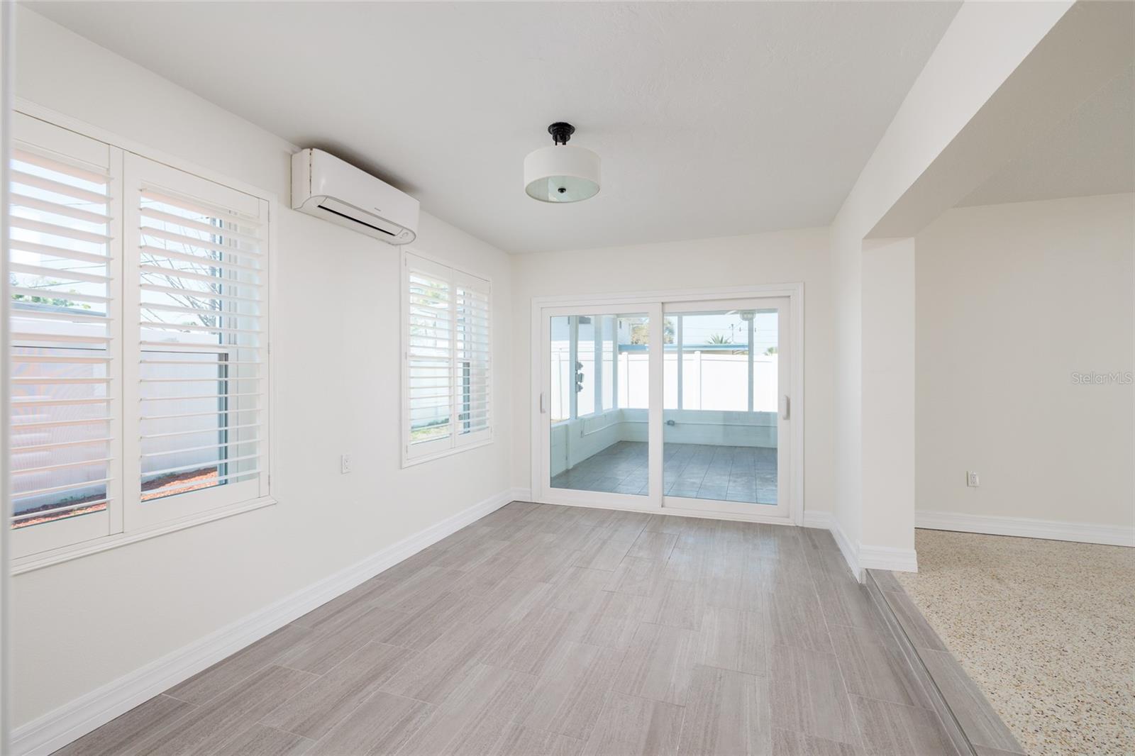 Image 14 of 35 For 2107 Dolphin Boulevard S