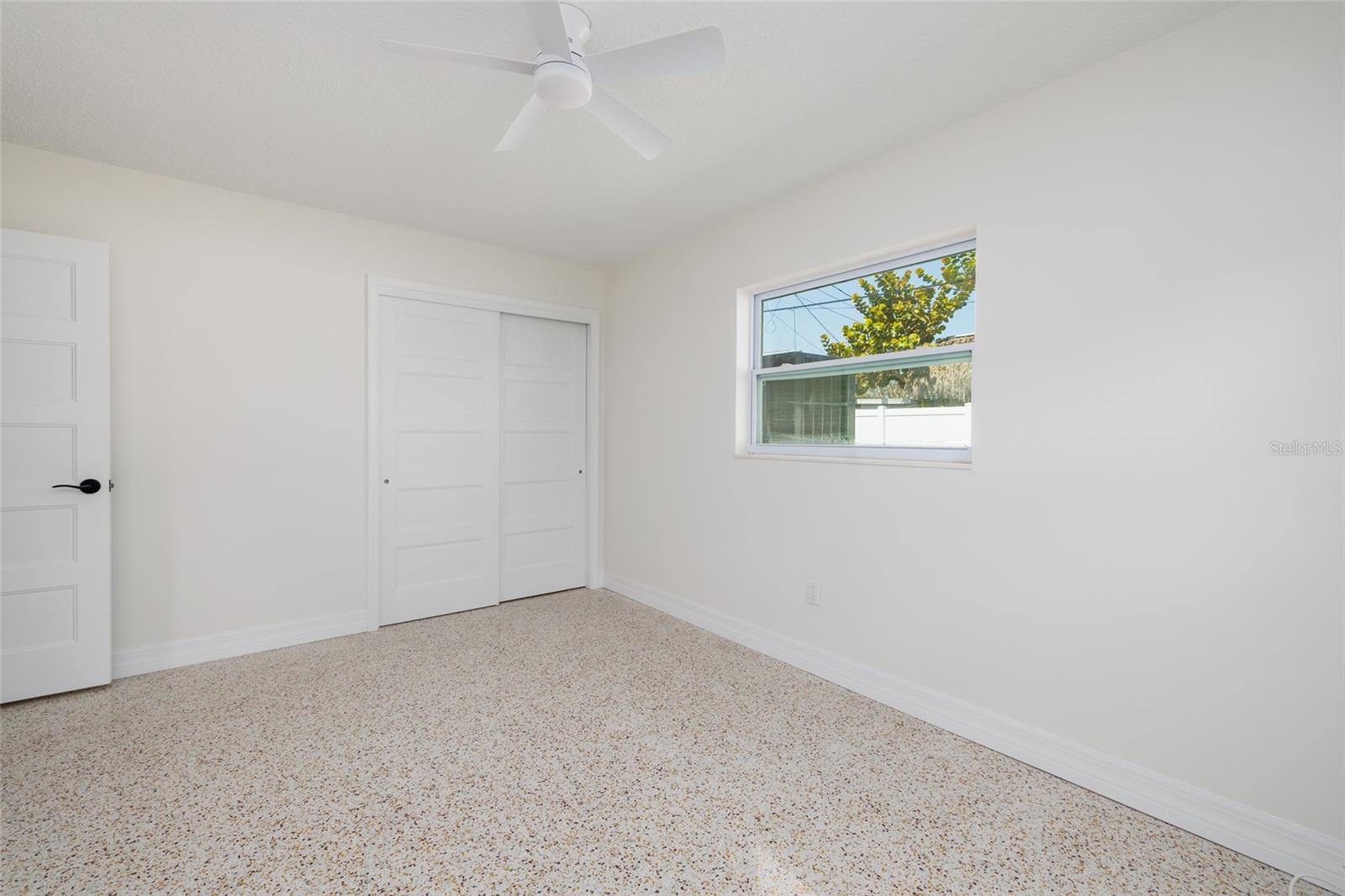 Image 21 of 35 For 2107 Dolphin Boulevard S