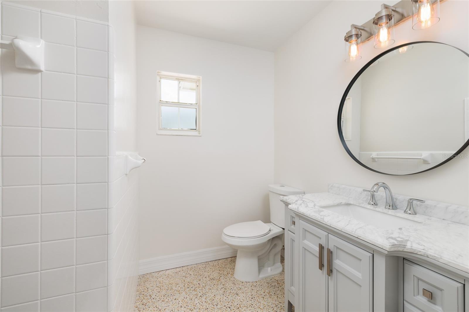 Image 22 of 35 For 2107 Dolphin Boulevard S