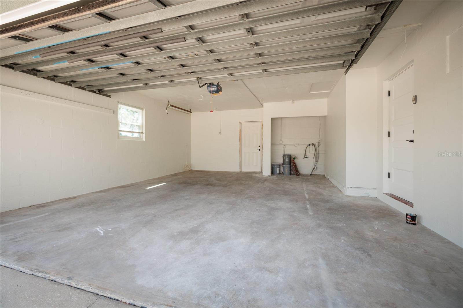 Image 24 of 35 For 2107 Dolphin Boulevard S