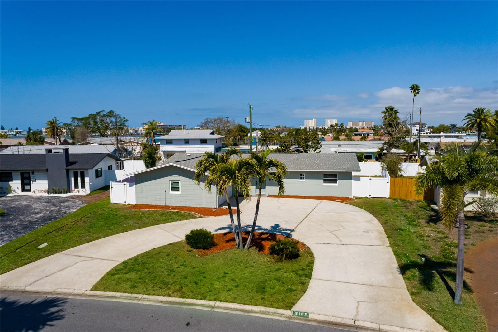 Image 28 of 35 For 2107 Dolphin Boulevard S