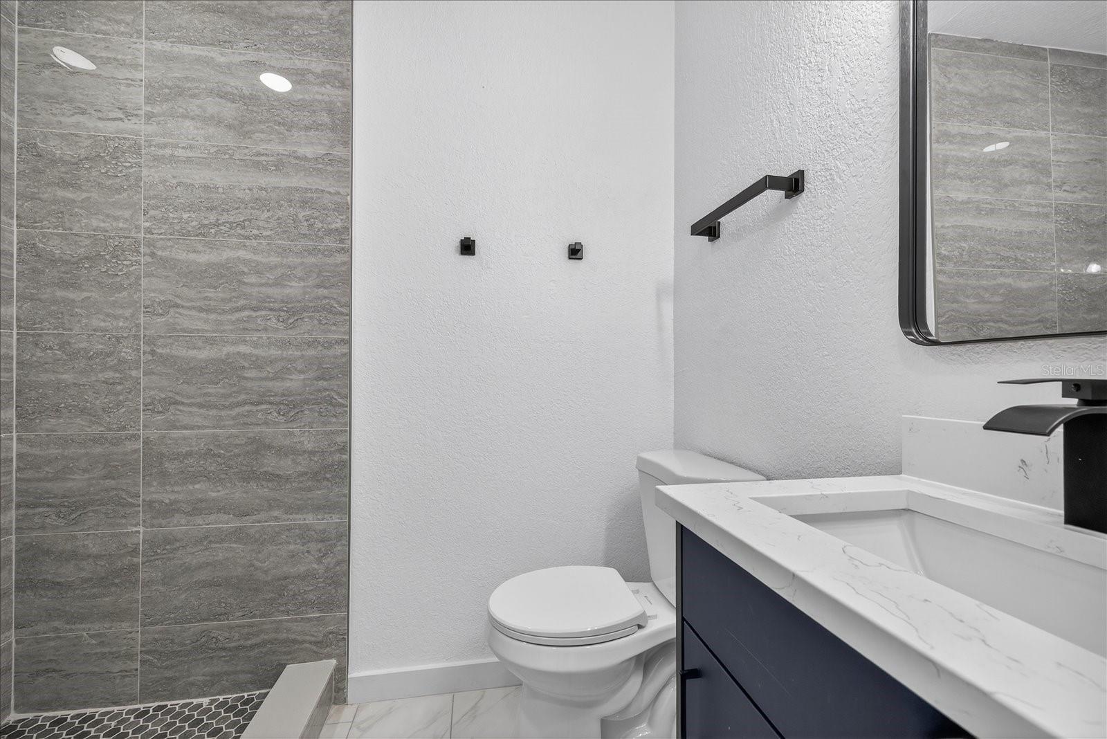 Image 20 of 53 For 7806 Jamaica Street