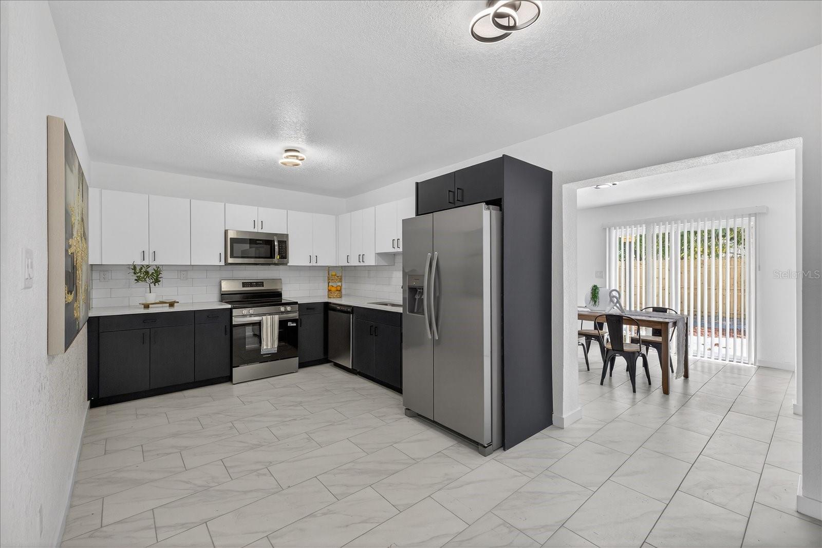 Image 22 of 53 For 7806 Jamaica Street