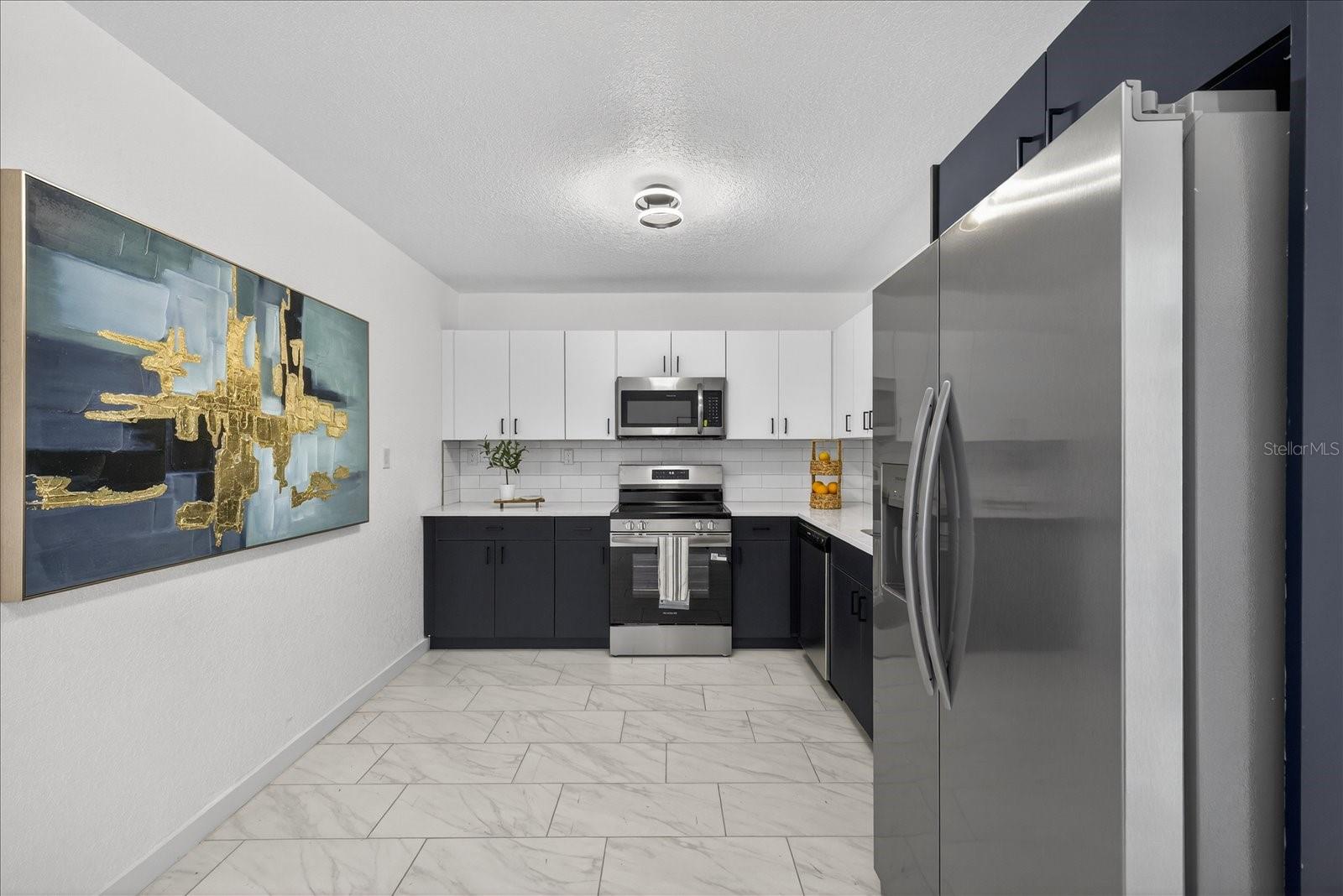 Image 23 of 53 For 7806 Jamaica Street