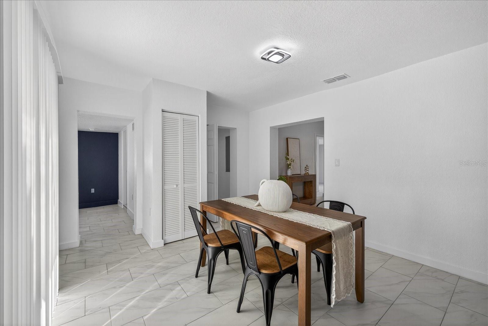 Image 25 of 53 For 7806 Jamaica Street