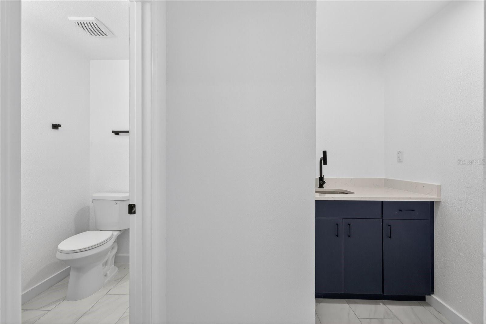 Image 29 of 53 For 7806 Jamaica Street