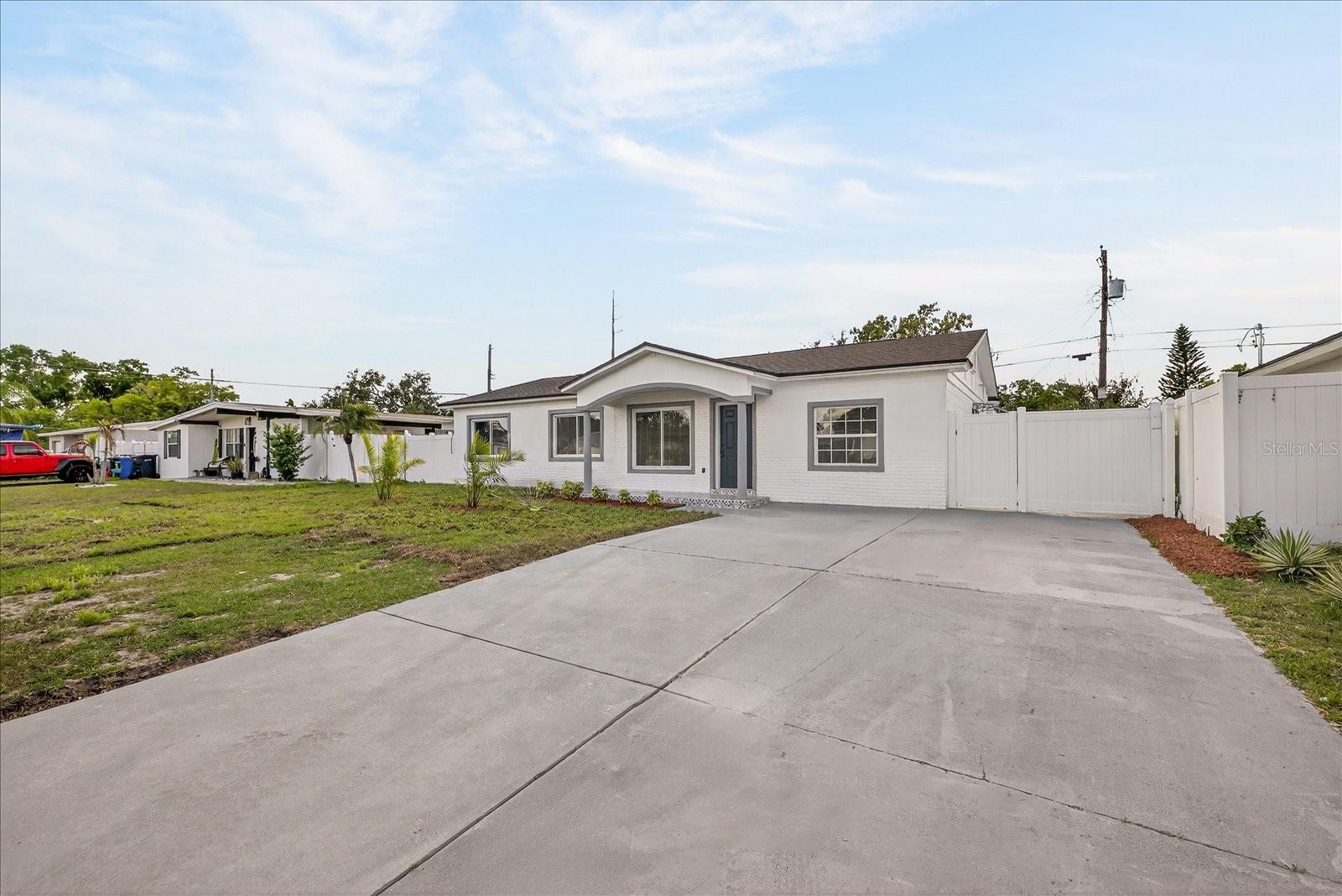 Image 3 of 53 For 7806 Jamaica Street