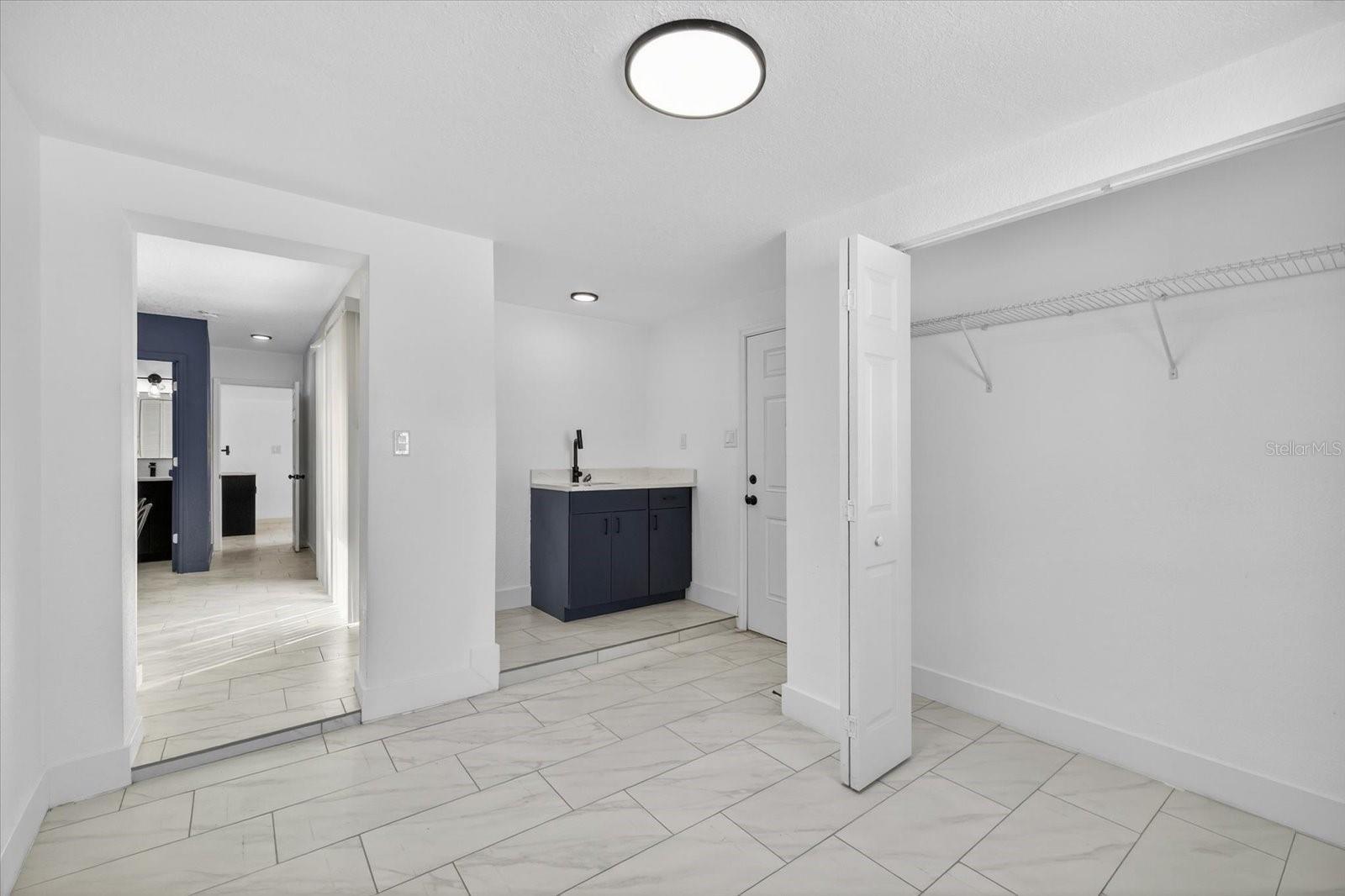 Image 37 of 53 For 7806 Jamaica Street