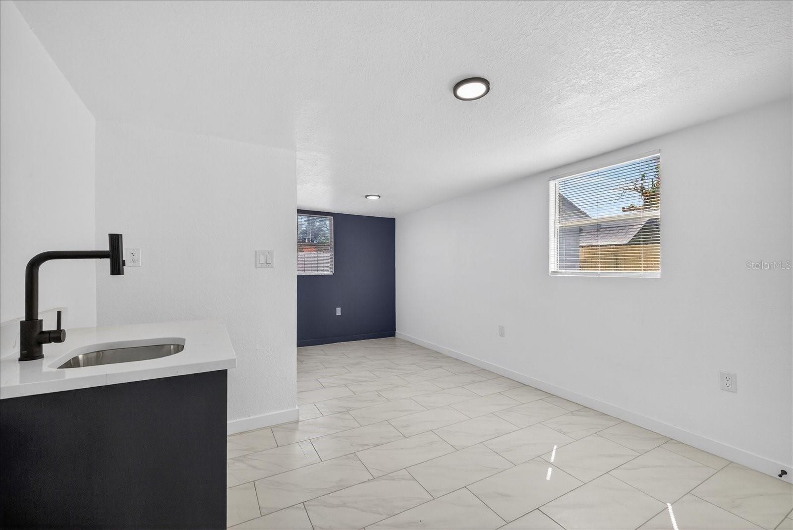 Image 41 of 53 For 7806 Jamaica Street