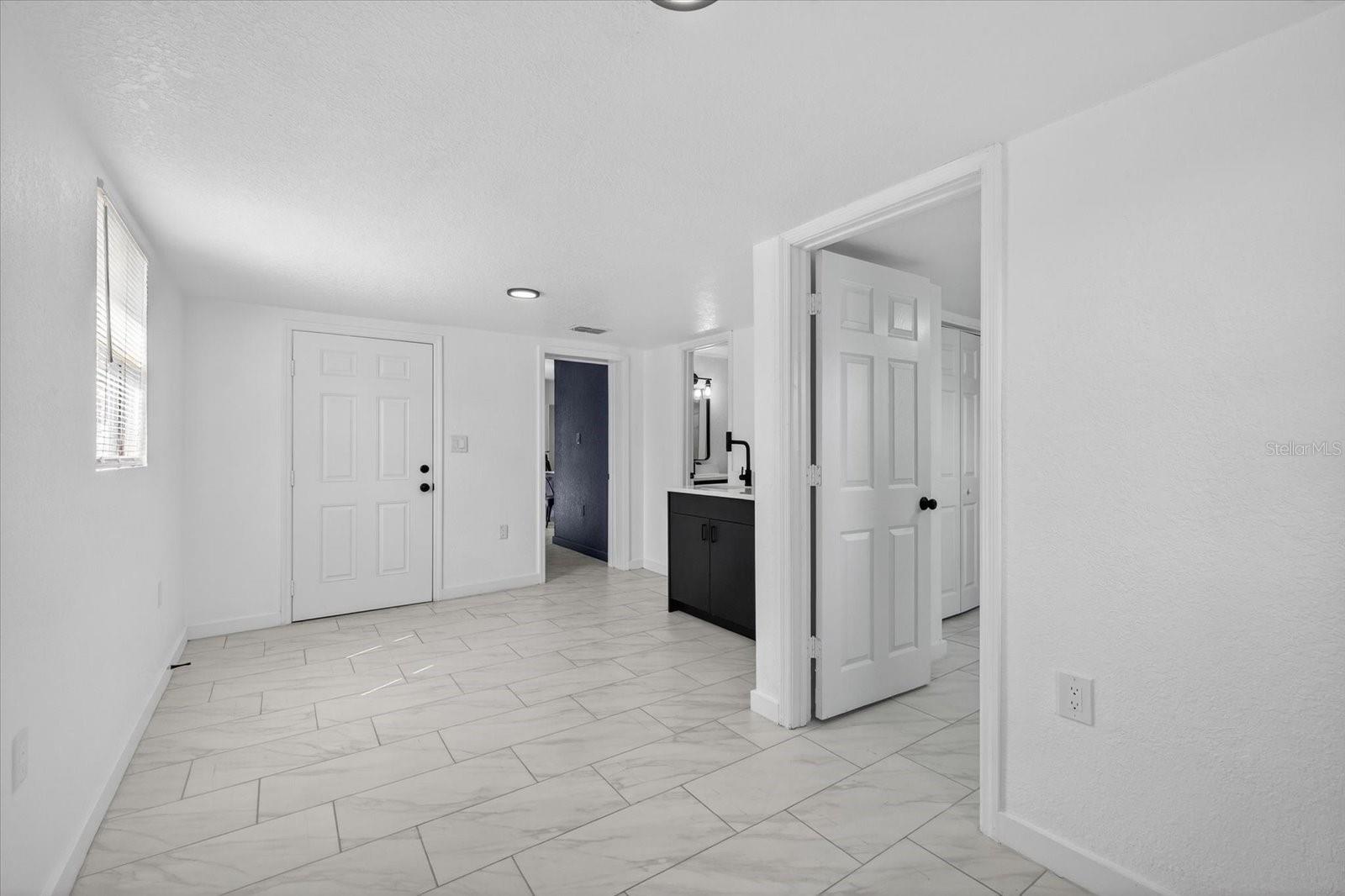 Image 42 of 53 For 7806 Jamaica Street