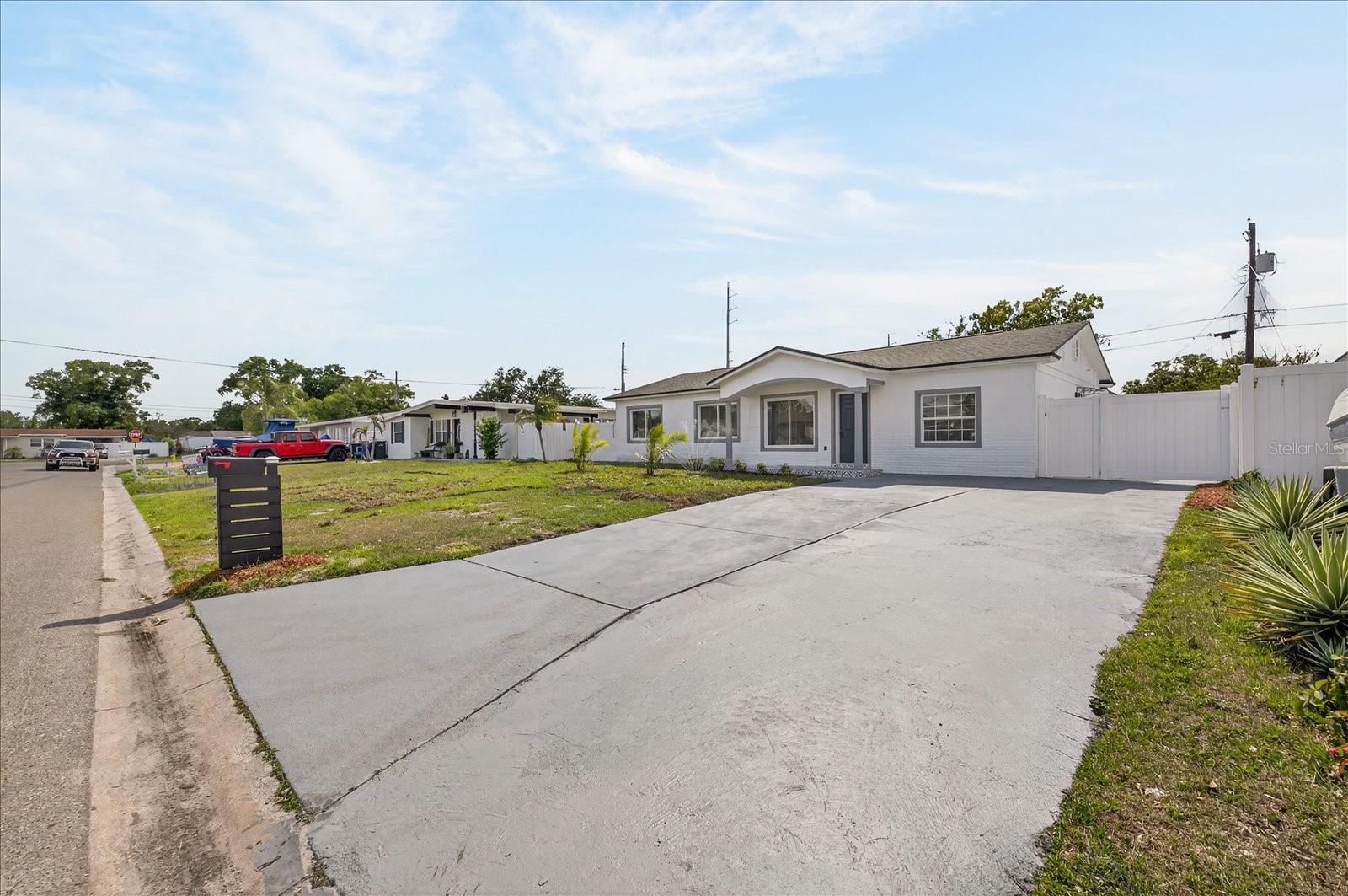 Image 7 of 53 For 7806 Jamaica Street