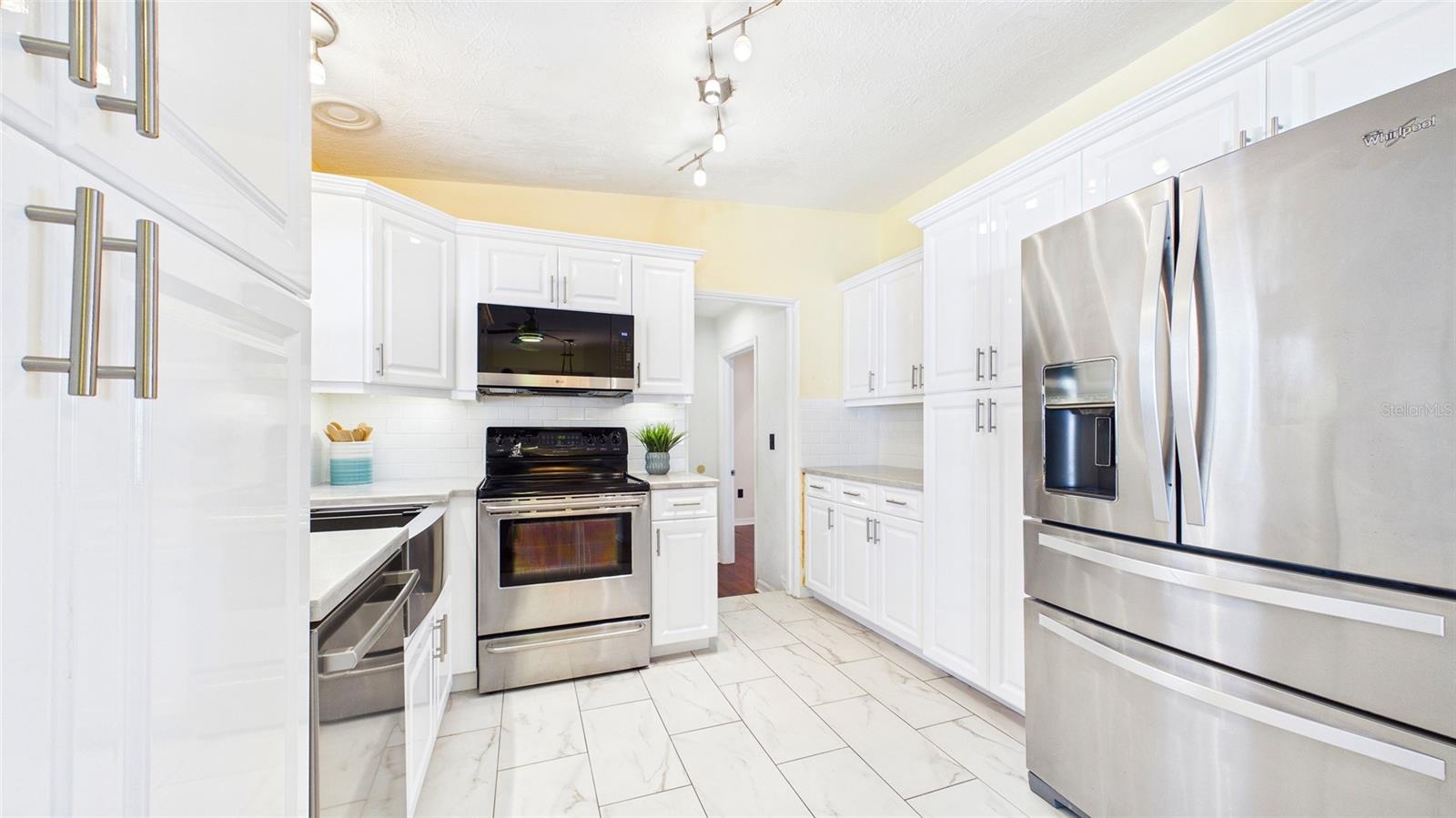 Image 4 of 48 For 6447 17th Place N