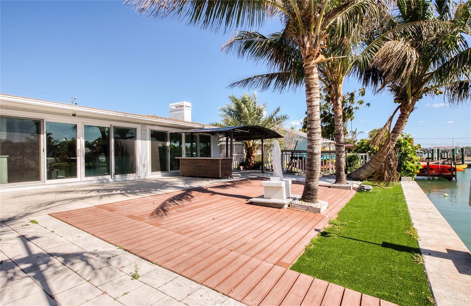 Image 10 of 46 For 551 Crystal Drive