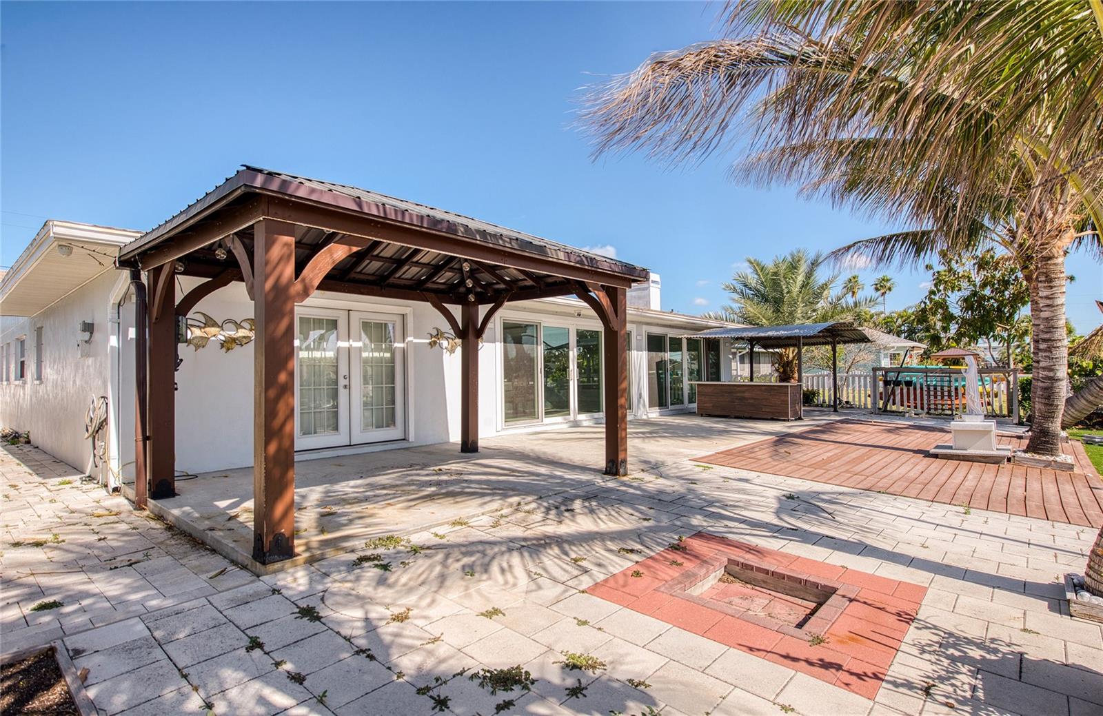 Image 8 of 46 For 551 Crystal Drive