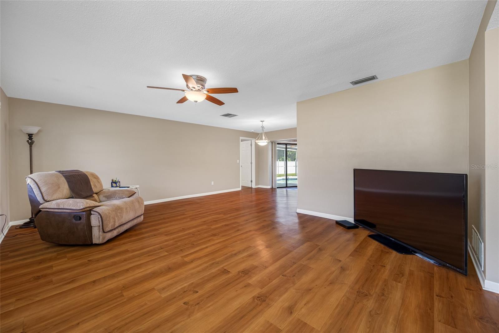 Image 15 of 85 For 2515 Desoto Way S