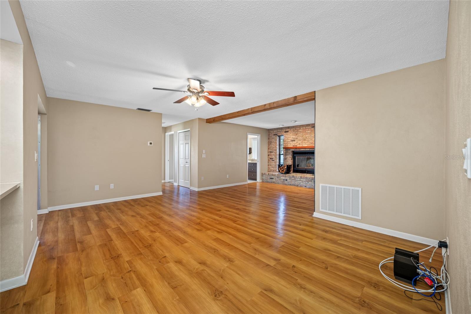 Image 17 of 85 For 2515 Desoto Way S