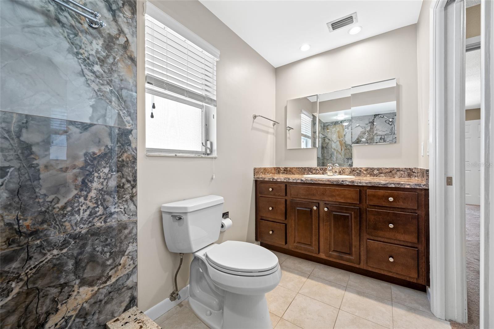 Image 28 of 85 For 2515 Desoto Way S