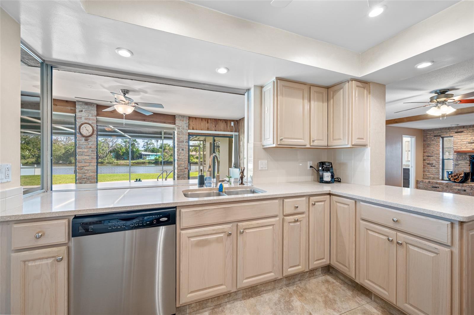 Image 30 of 85 For 2515 Desoto Way S