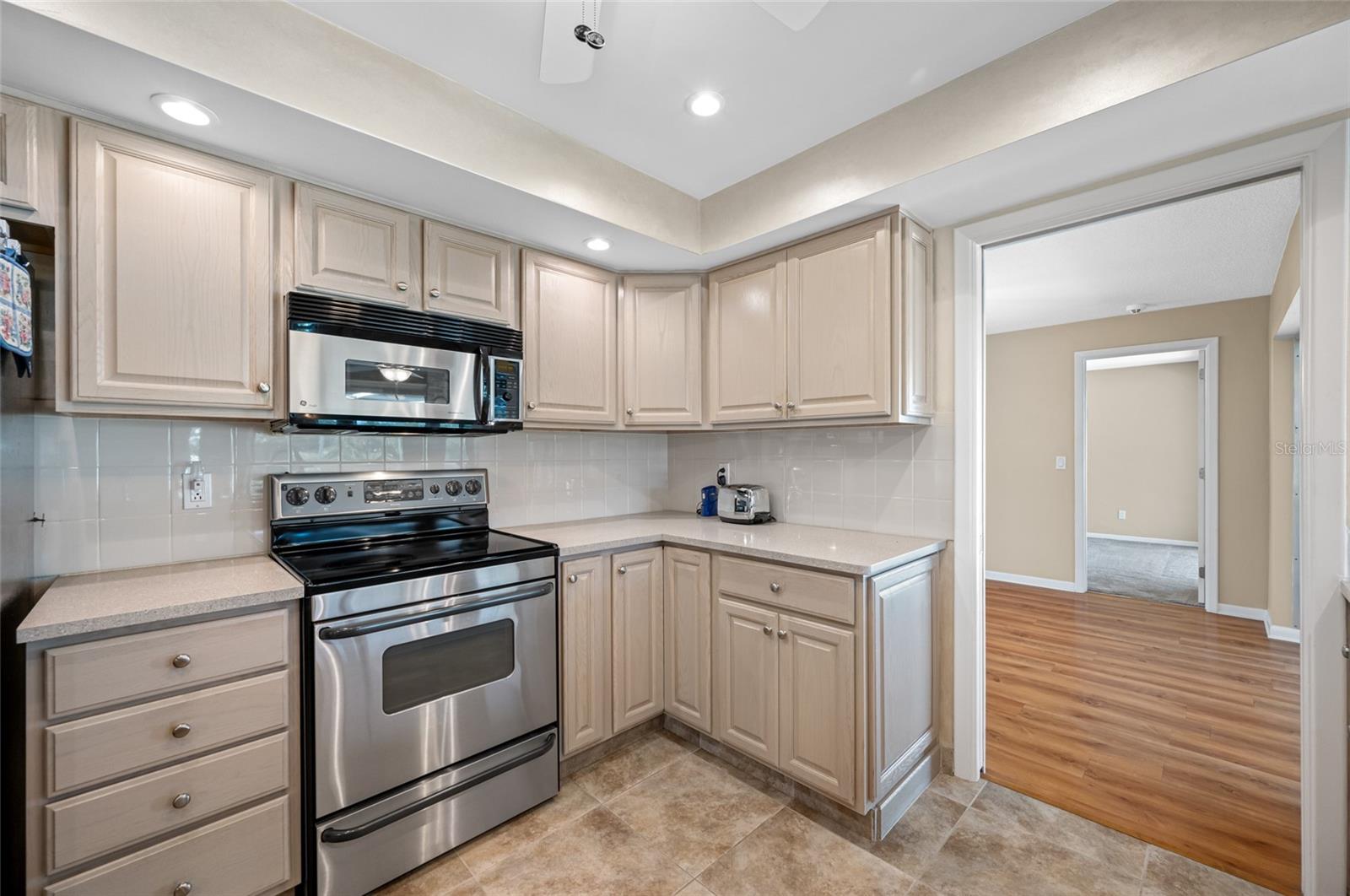 Image 33 of 85 For 2515 Desoto Way S