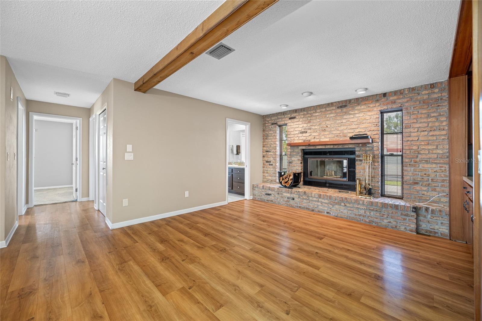 Image 37 of 85 For 2515 Desoto Way S