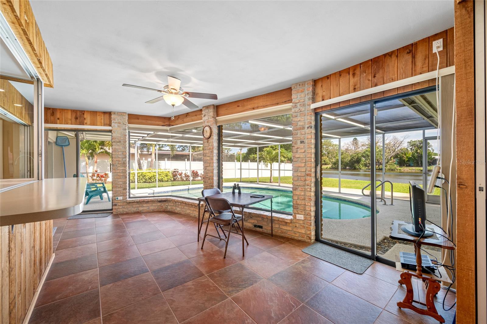 Image 40 of 85 For 2515 Desoto Way S