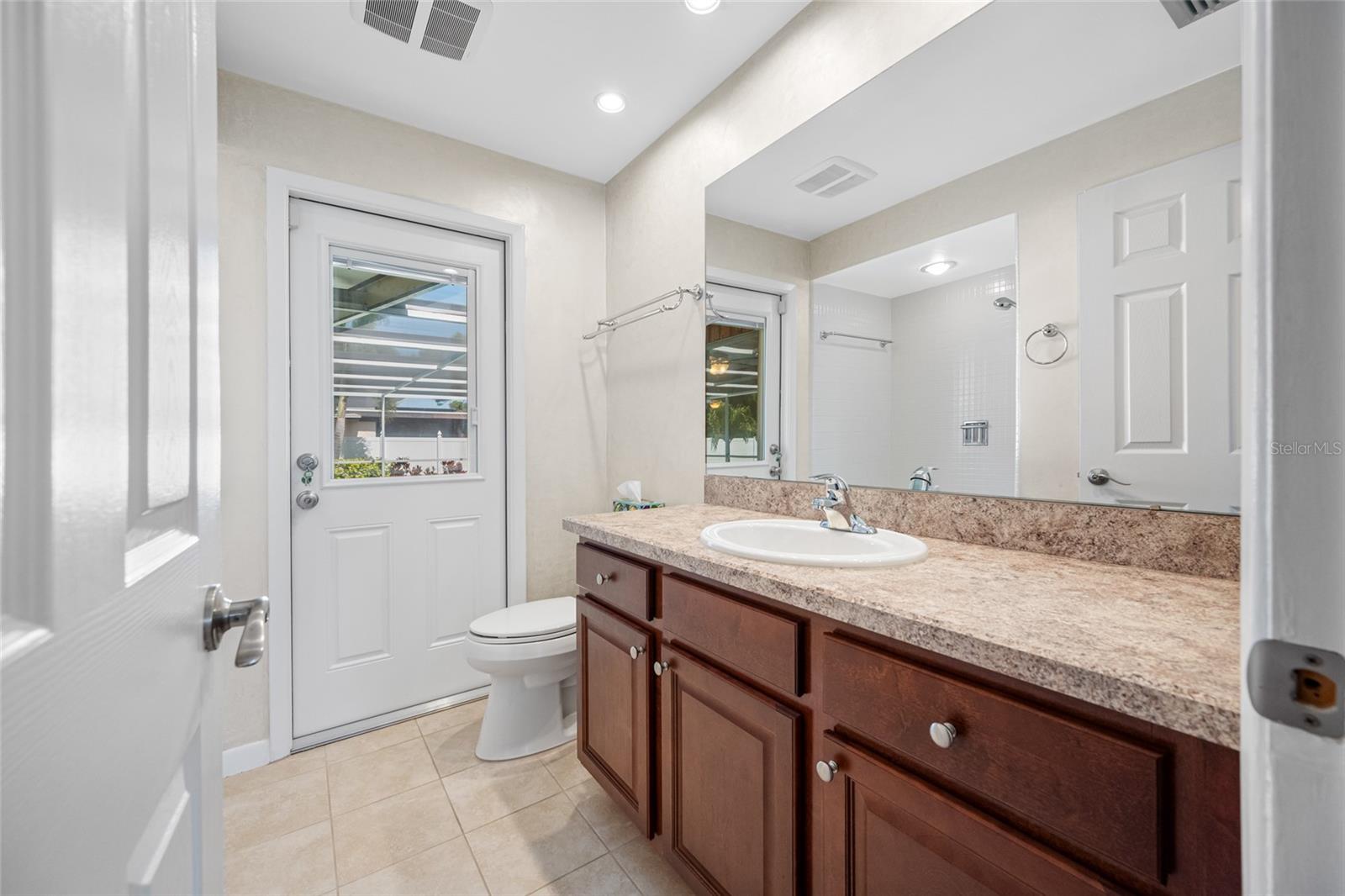 Image 48 of 85 For 2515 Desoto Way S