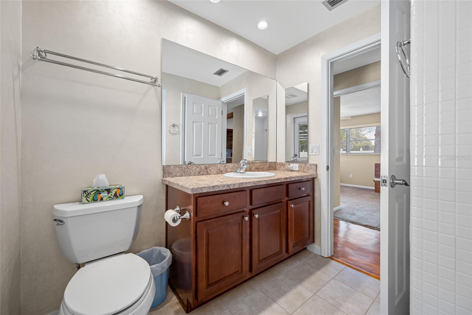 Image 49 of 85 For 2515 Desoto Way S