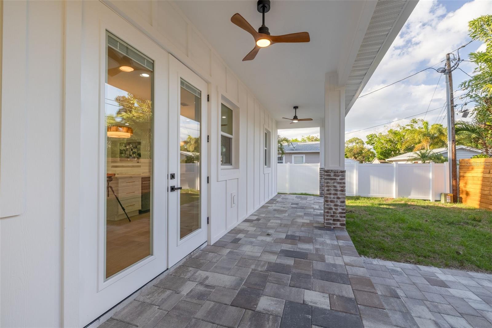 Listing photo id 12 for 3317 15th Street N