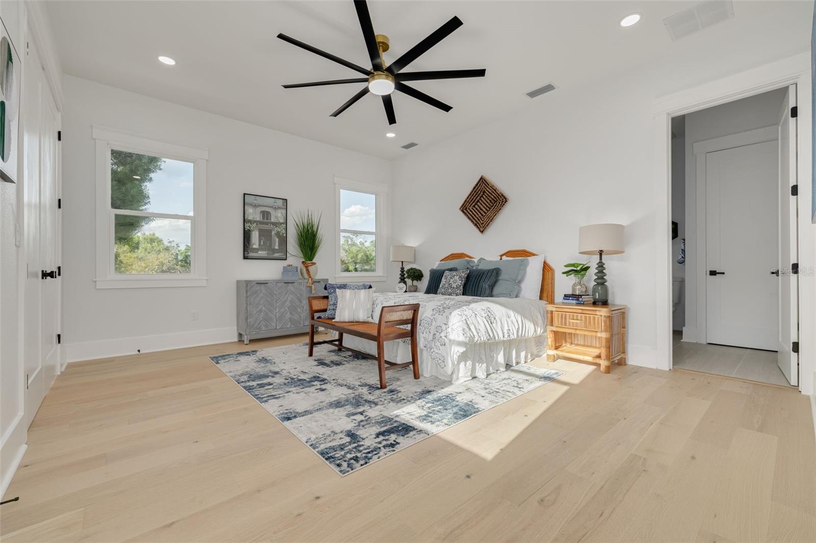 Listing photo id 21 for 3317 15th Street N