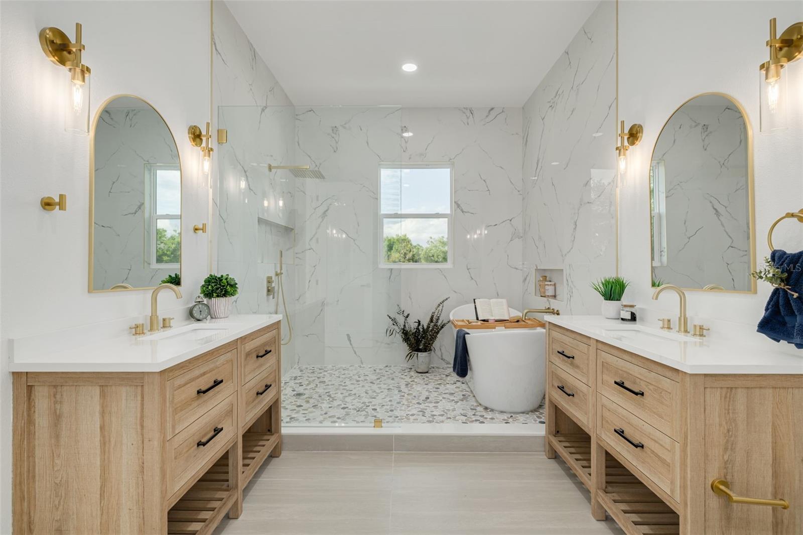 Listing photo id 25 for 3317 15th Street N