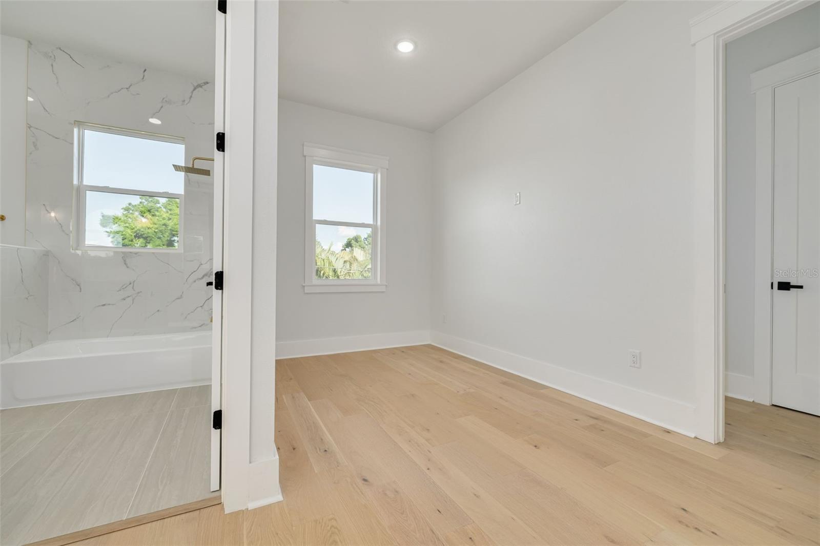 Listing photo id 37 for 3317 15th Street N