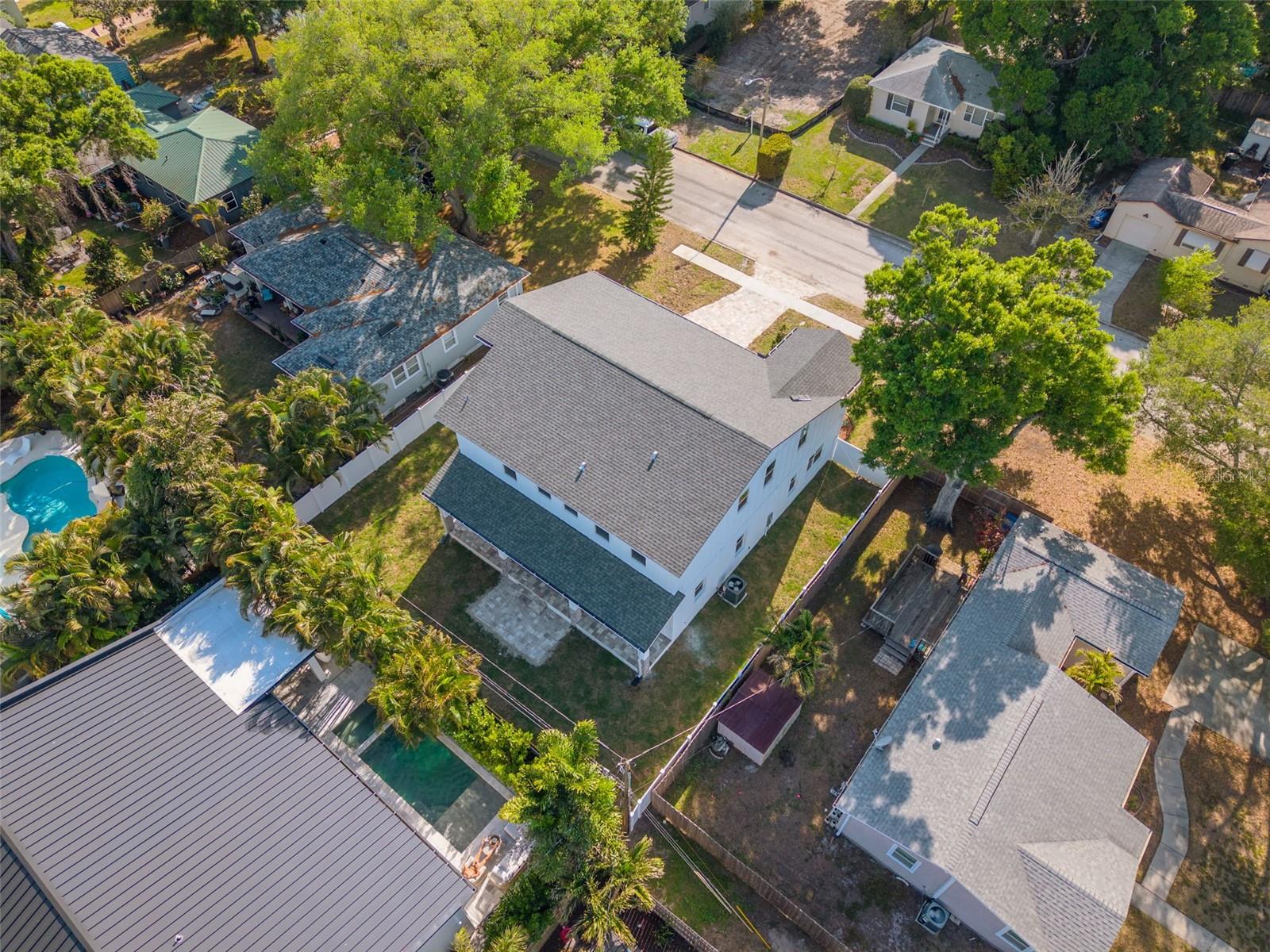 Listing photo id 38 for 3317 15th Street N