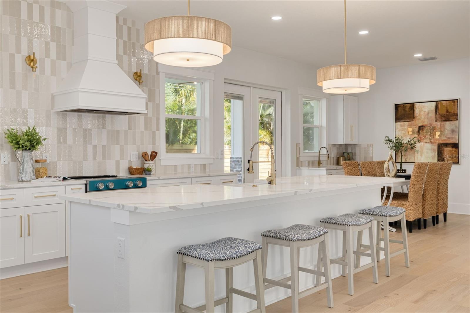 Listing photo id 7 for 3317 15th Street N