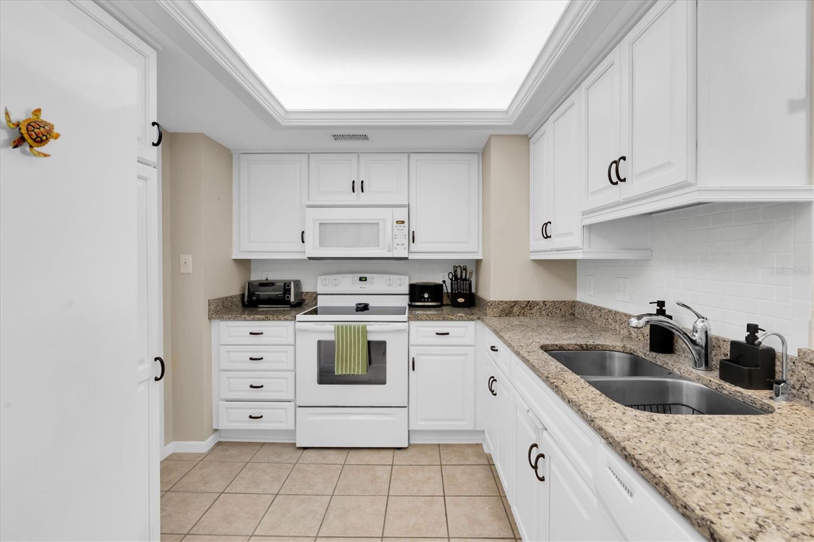 Image 11 of 34 For 285 107th Avenue 701