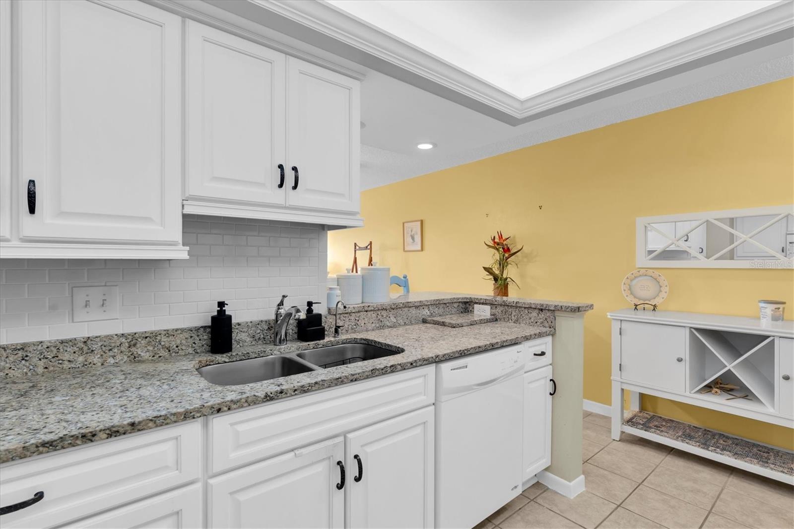 Image 13 of 34 For 285 107th Avenue 701